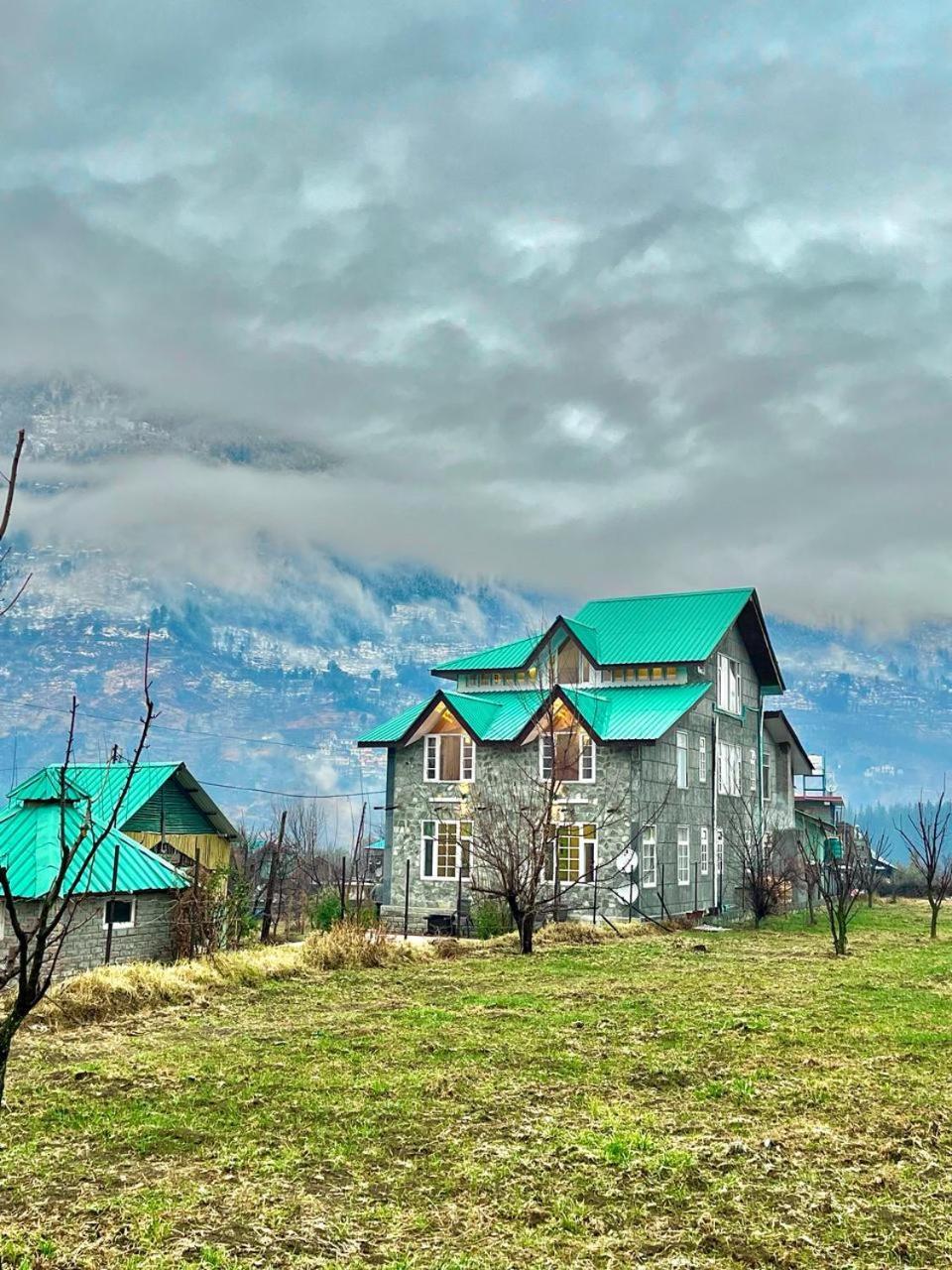 Fluestern Hostel And Cafe Nagar  Exteriér fotografie