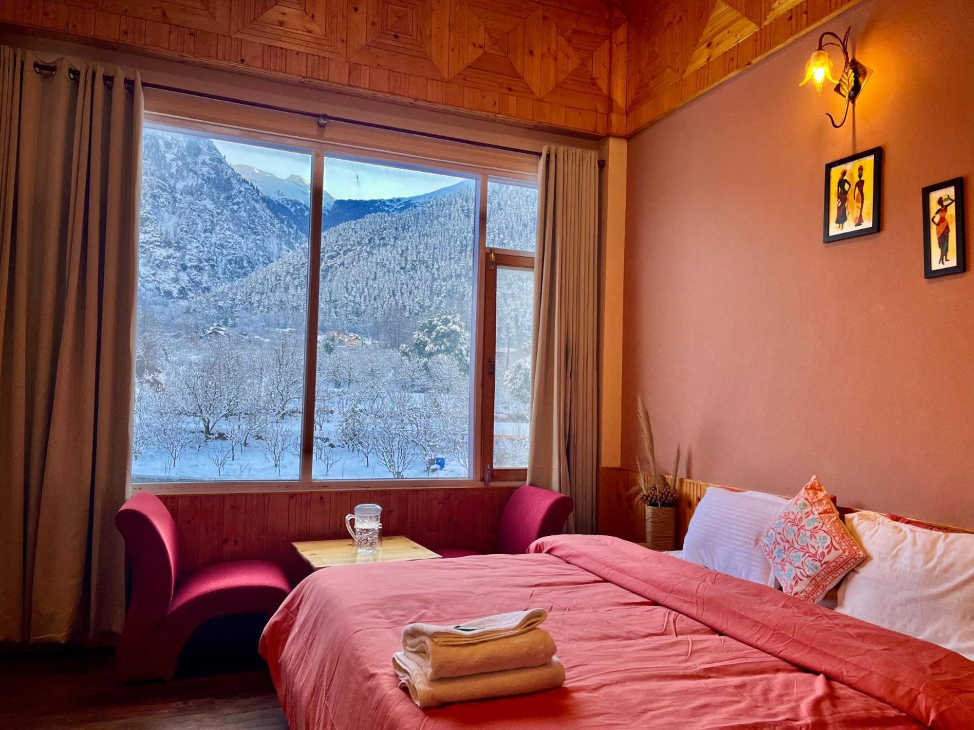 Fluestern Hostel And Cafe Nagar  Exteriér fotografie