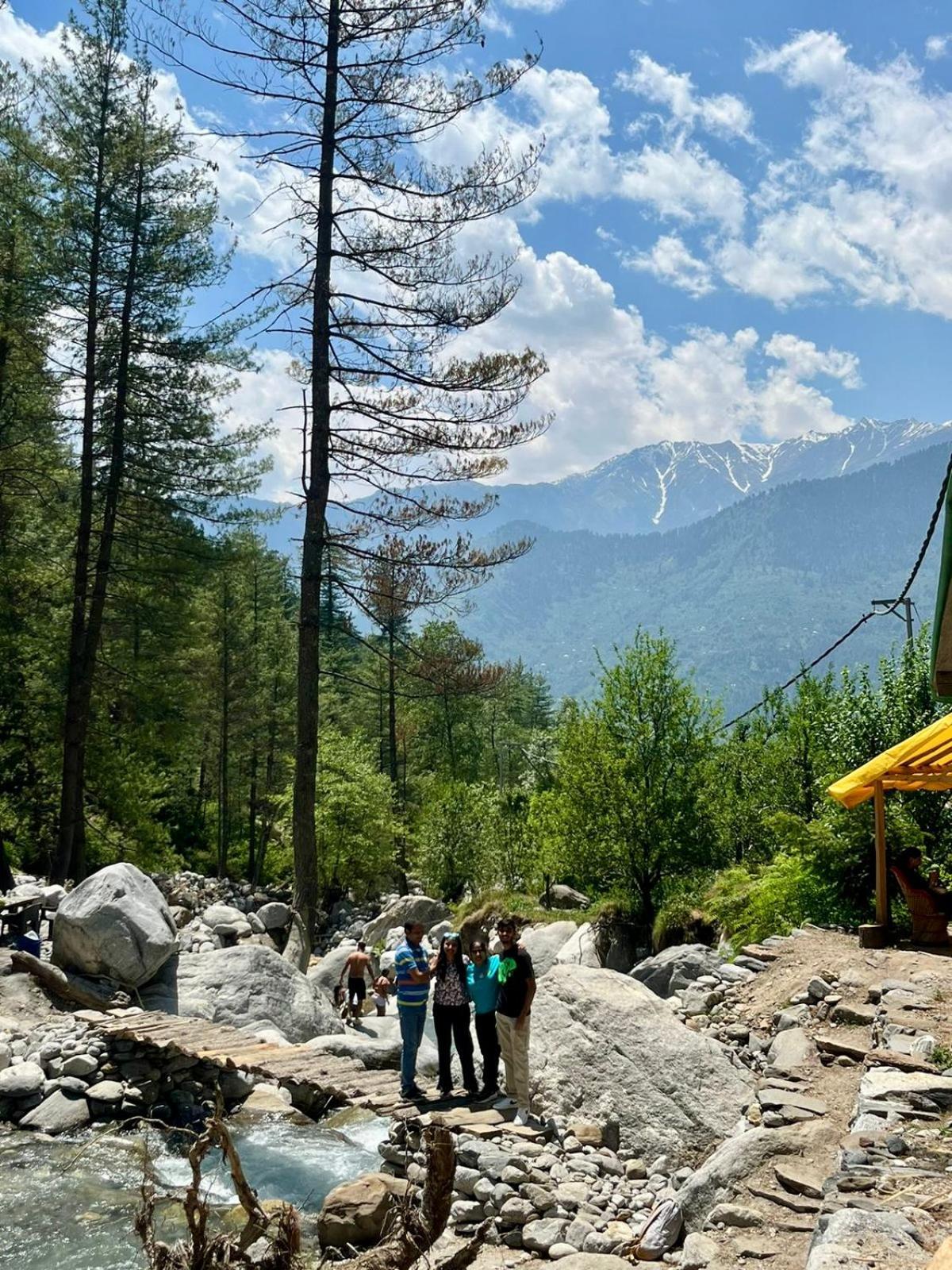 Fluestern Hostel And Cafe Nagar  Exteriér fotografie